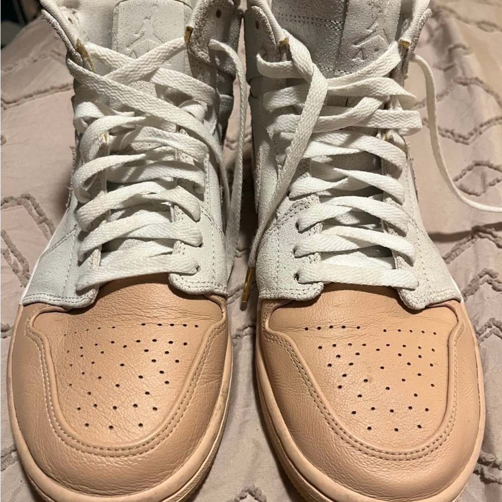 Nike Women's Sneakers - White and Tan